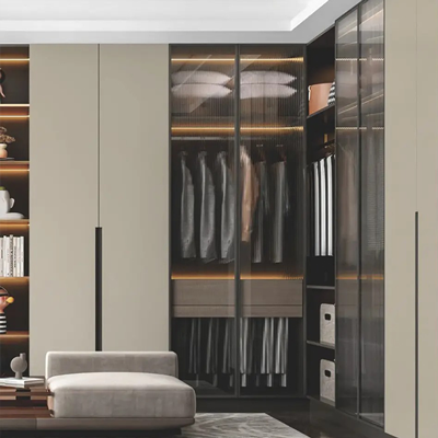 简约半透衣柜